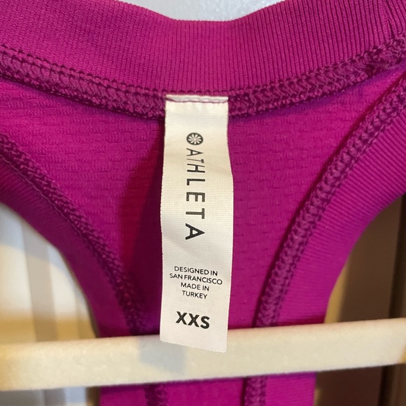 Athleta Momentum seamless tank - Magenta (not yellow) - Picture 3 of 4